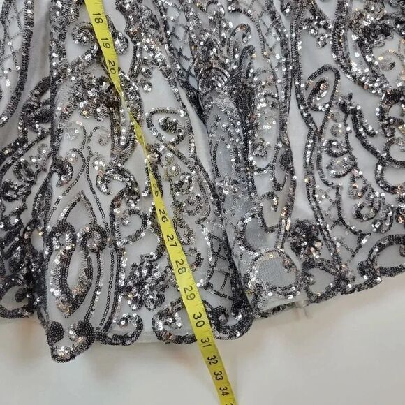 Camille La Vie Prom Dress Grey Metallic Sequin Lace‎ Up Back NWT Size 0 - Picture 12 of 14